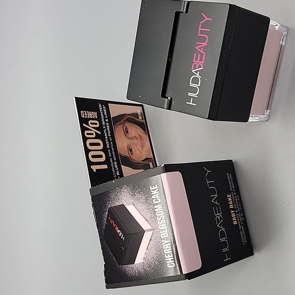 Huda Beauty Baby Bake Loose Powder - Picture 3 of 11